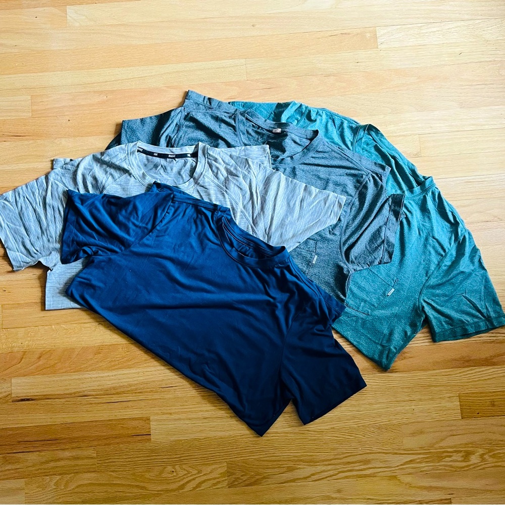 Lot of 4 Tech Tees Vuori (3), Rhone (1) - Medium